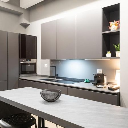 Carlo Suite Apartments Con Vasca Idromassaggio パレルモ エクステリア 写真