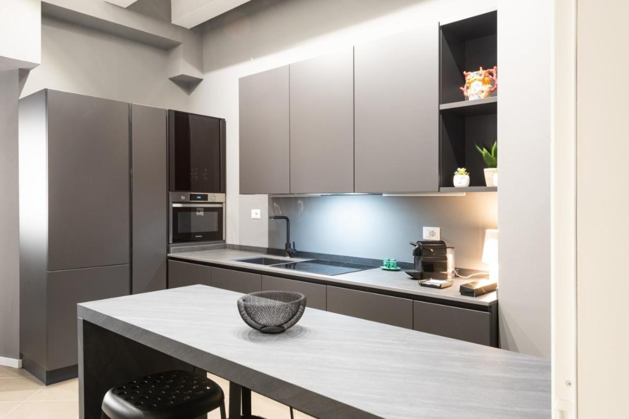 Carlo Suite Apartments Con Vasca Idromassaggio パレルモ エクステリア 写真