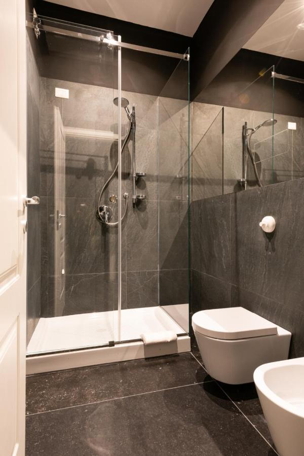 Carlo Suite Apartments Con Vasca Idromassaggio パレルモ エクステリア 写真