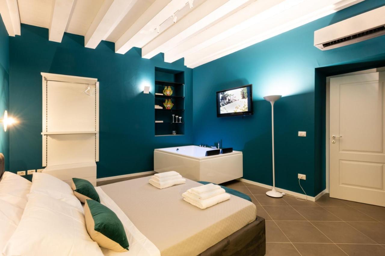 Carlo Suite Apartments Con Vasca Idromassaggio パレルモ エクステリア 写真