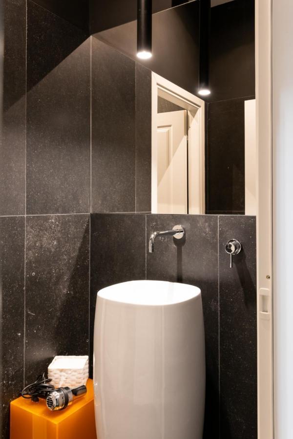 Carlo Suite Apartments Con Vasca Idromassaggio パレルモ エクステリア 写真